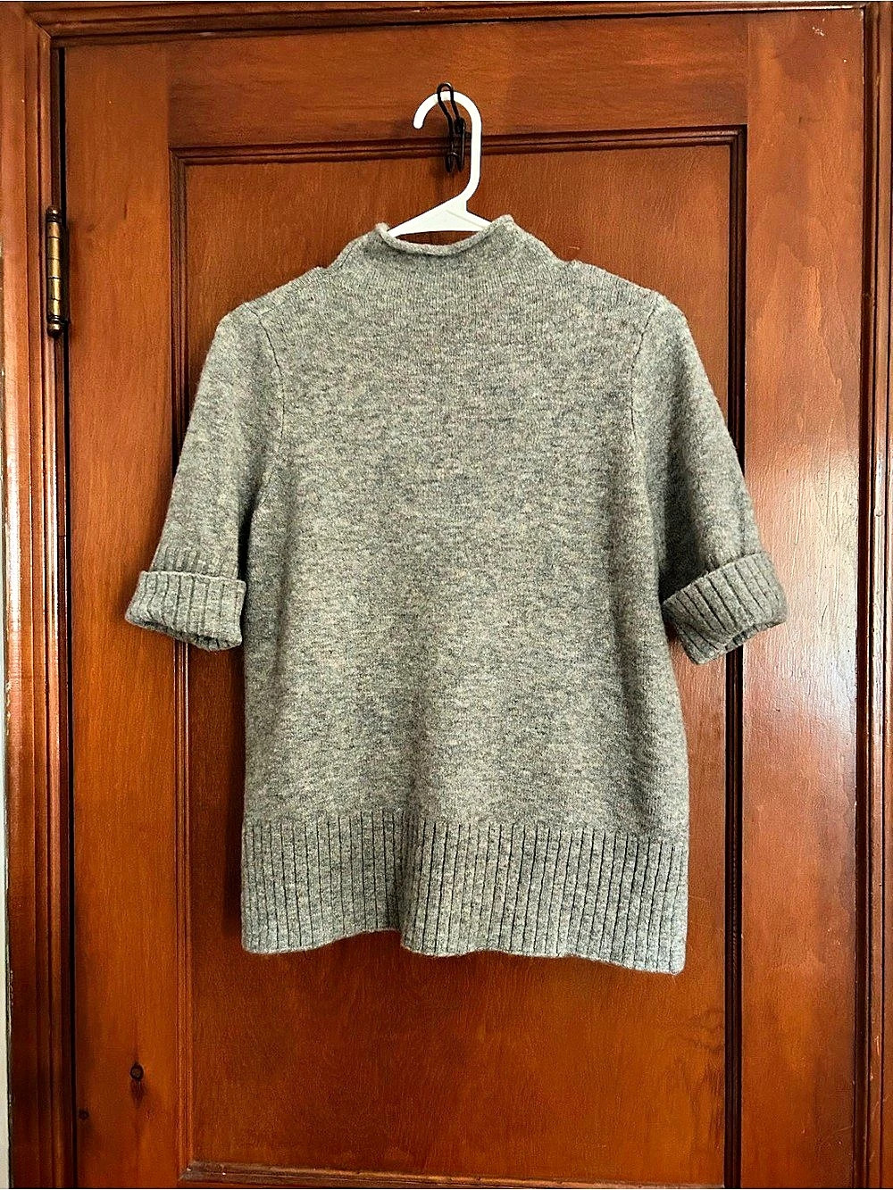 LOFT Outlet Crew Neck Short Sleeve Sweater in Gray Size Small Like New